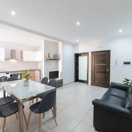 Apartament Tonis *