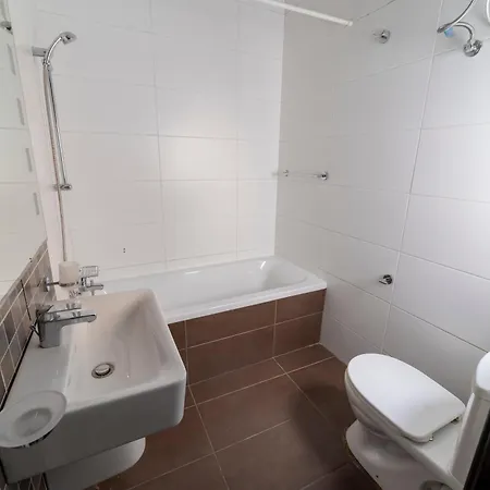 Tonis Apartment