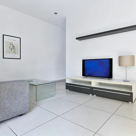 Tonis Apartman